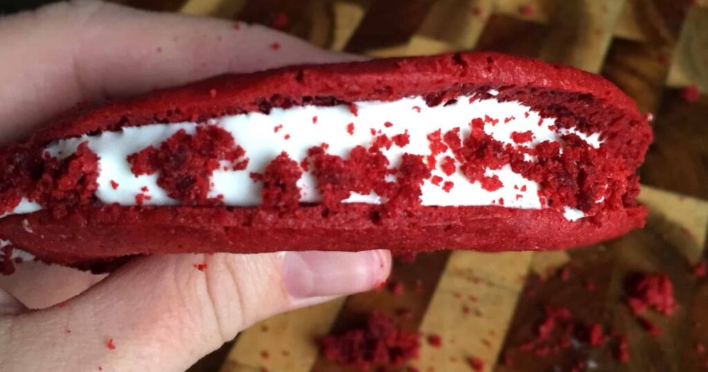 crunchy red velvet cheesecake cookie