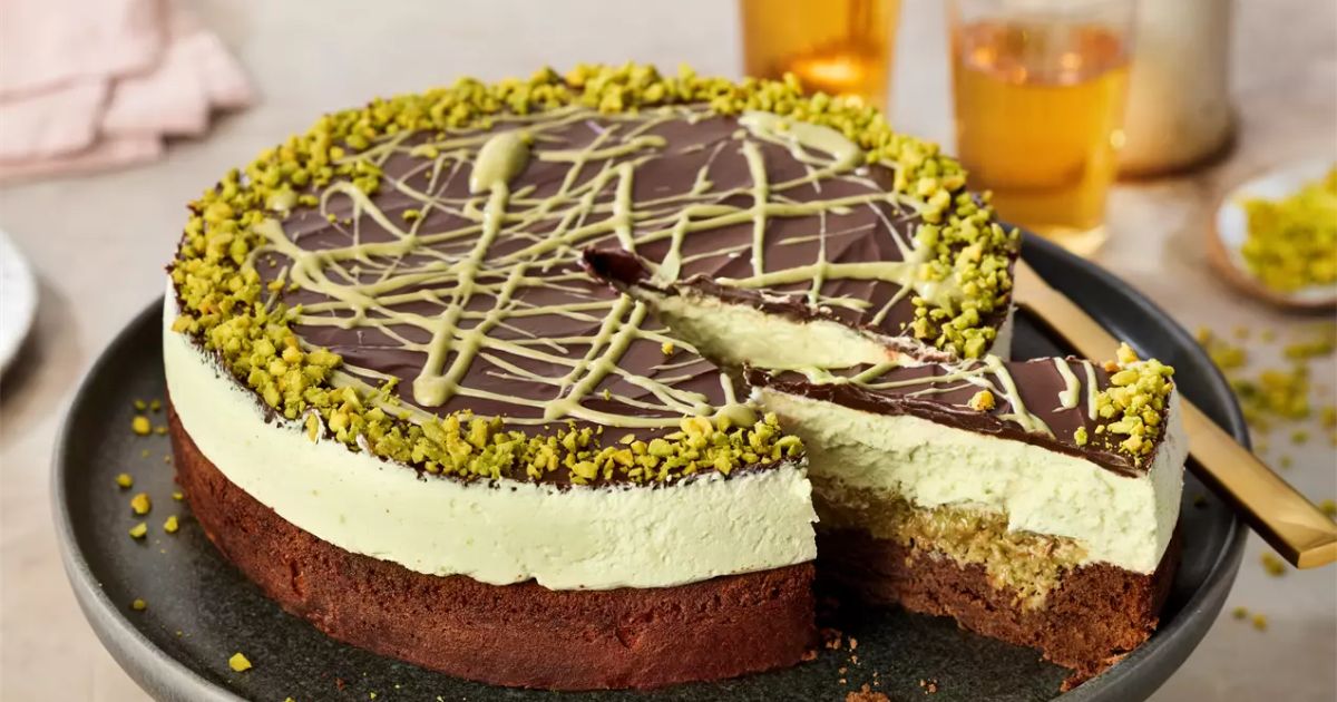 Viral Dubai Chocolate Cake